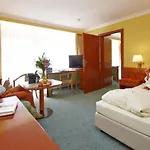 Ξενοδοχείο Thermenhotel Apollo 4*