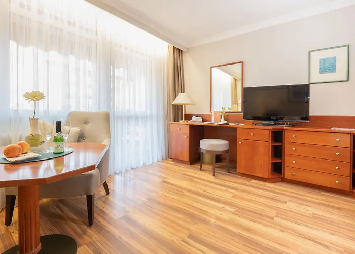 Отель Thermenhotel Apollo 4*